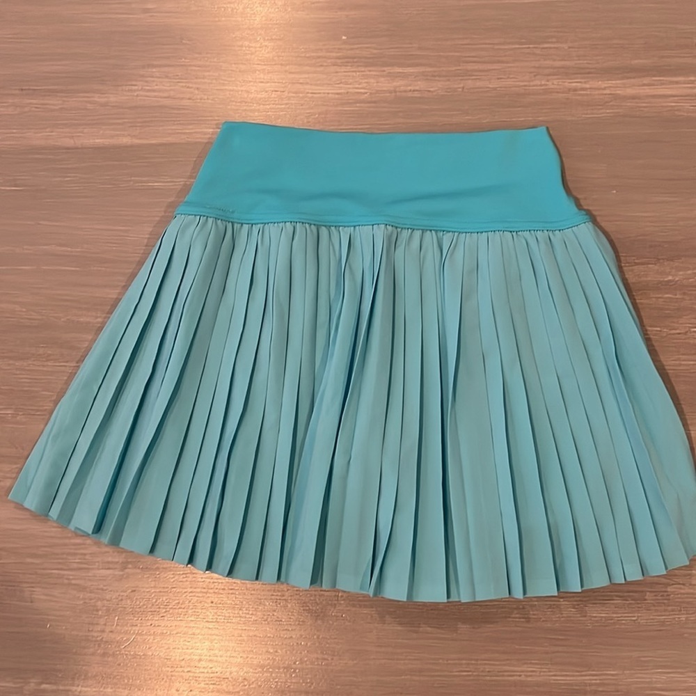 Never worn OFFLINE By Aerie Real Me Tennis Skirt - Picture 6 of 6